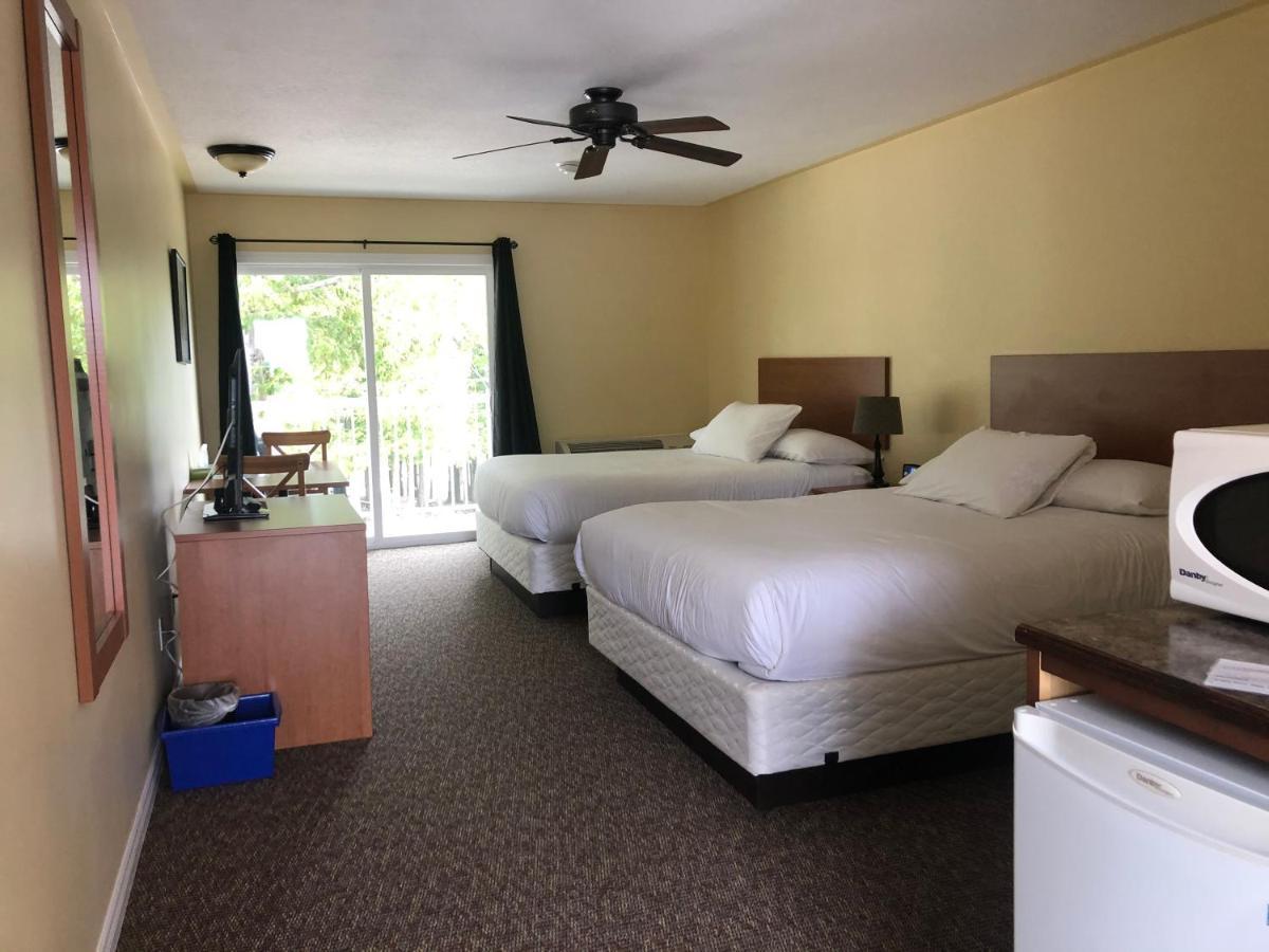 Escarpment Heights Motel Тобермори Екстериор снимка