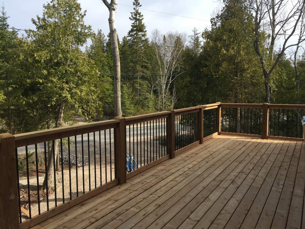 Escarpment Heights Motel Тобермори Екстериор снимка